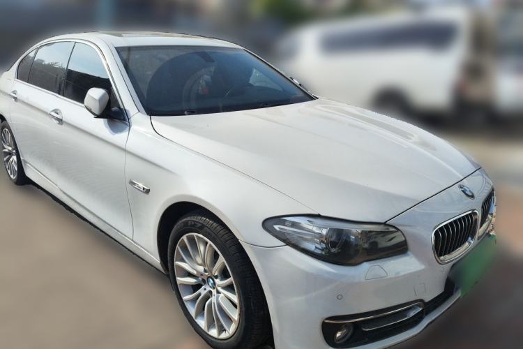 Used BMW 5 Series 2014 525Li Luxury Design Package Front Right 45 Deg