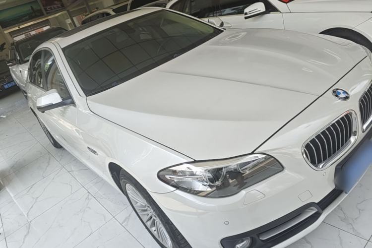 Used BMW 5 Series 2014 525Li Leading Model Front Right 45 Deg