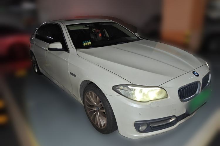 Used BMW 5 Series 2014 525Li Luxury Design Package Front Right 45 Deg