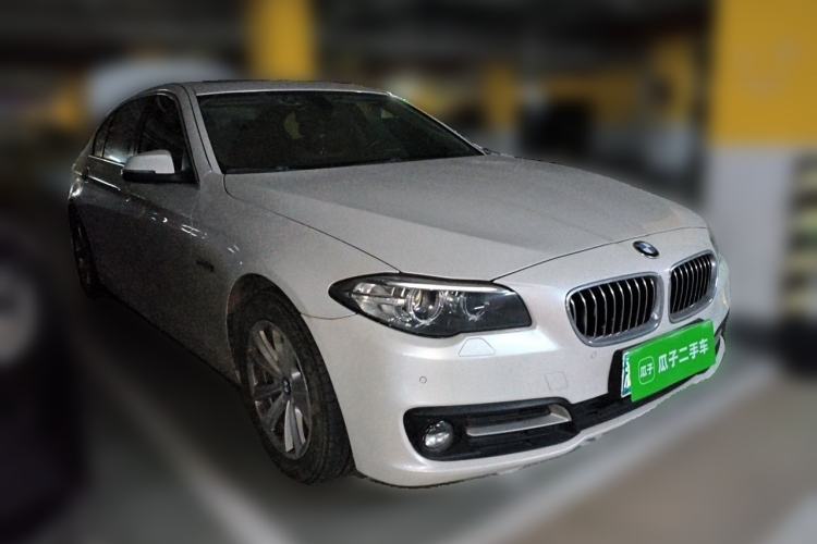 Used BMW 5 Series 2014 520Li Elegant Model Front Right 45 Deg