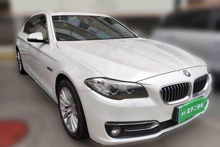 Used BMW 5 Series 2014 525Li Luxury Design Package Front Right 45 Deg