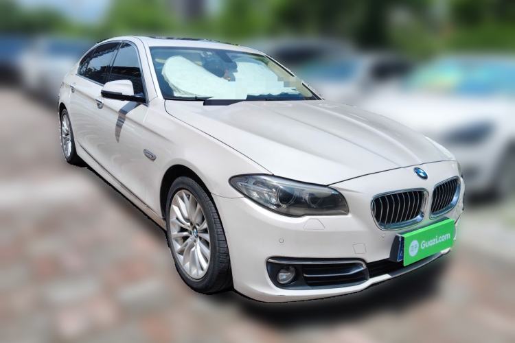 Used BMW 5 Series 2014 525Li Luxury Design Package Front Right 45 Deg