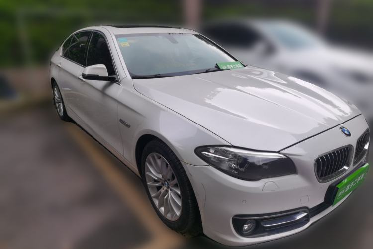 Used BMW 5 Series 2014 525Li Luxury Design Package Front Right 45 Deg