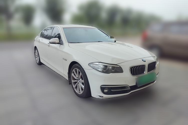 Used BMW 5 Series 2014 525Li Luxury Design Package Front Right 45 Deg