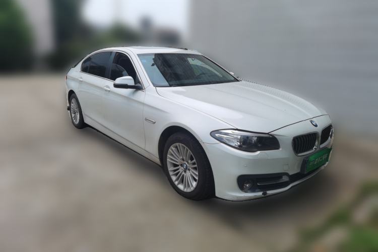 Used BMW 5 Series 2014 525Li Leading Model Front Right 45 Deg