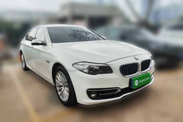 Used BMW 5 Series 2014 525Li Luxury Design Package Front Right 45 Deg