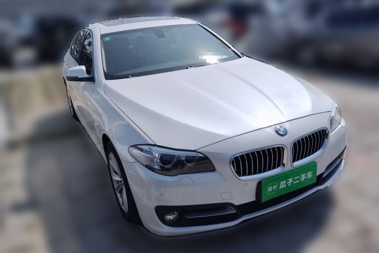 Used BMW 5 Series 2014 520i Elegant Edition Front Right 45 Deg