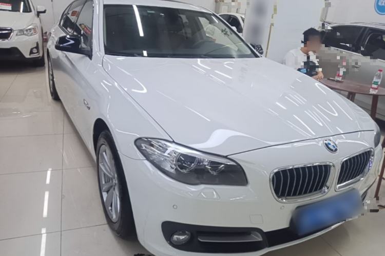 Used BMW 5 Series 2014 520Li Elegant Model Front Right 45 Deg