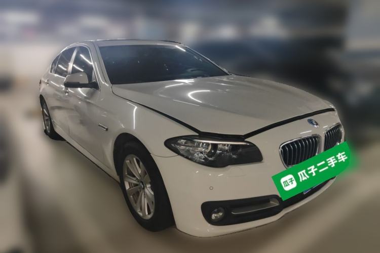 Used BMW 5 Series 2014 520Li Elegant Model Front Right 45 Deg
