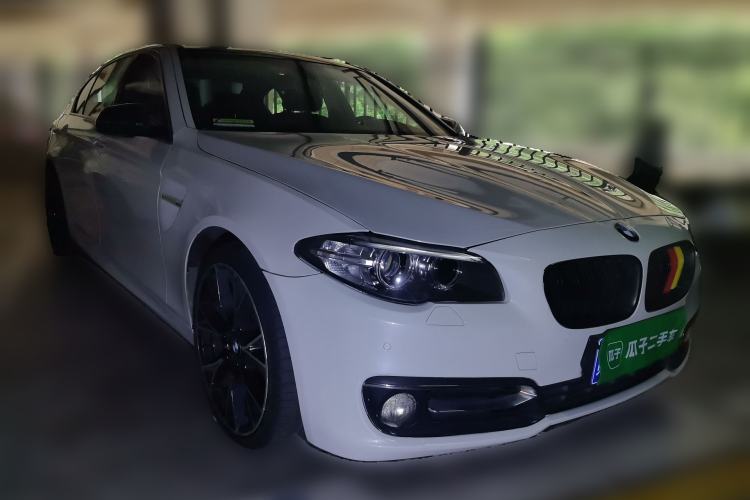 Used BMW 5 Series 2014 525Li Luxury Design Package Front Right 45 Deg