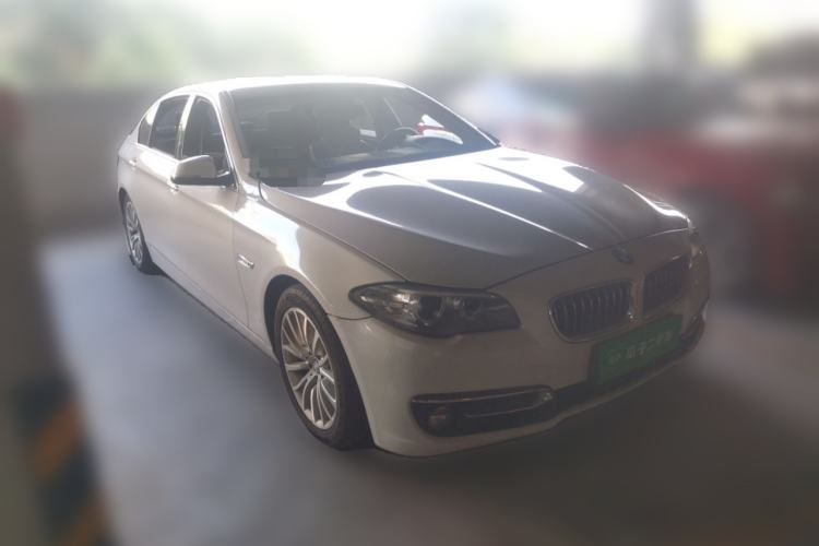 Used BMW 5 Series 2014 525Li Luxury Design Package Front Right 45 Deg