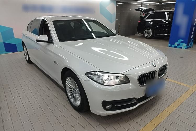 Used BMW 5 Series 2014 525Li Leading Model Front Right 45 Deg