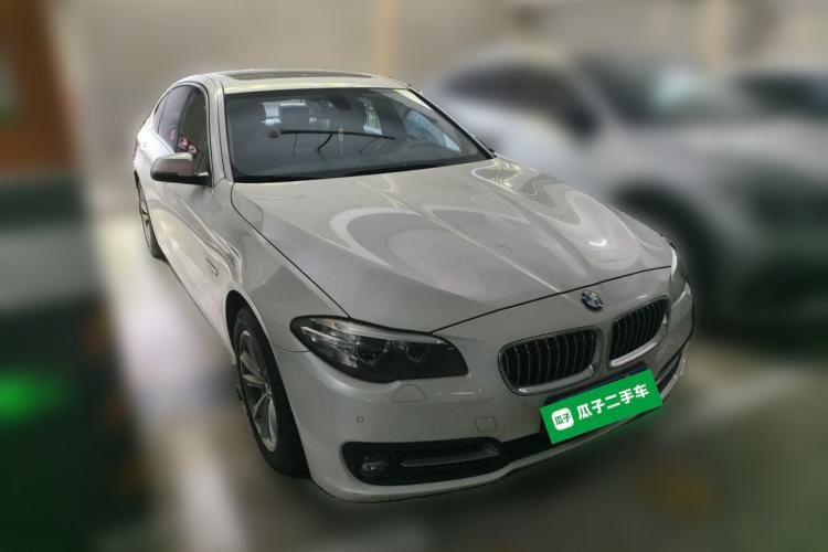 Used BMW 5 Series 2014 520Li Elegant Model Front Right 45 Deg