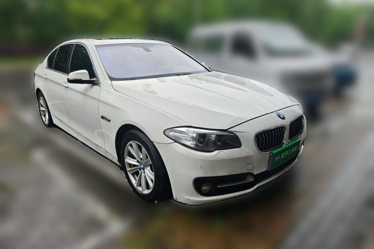 Used BMW 5 Series 2014 520i Elegant Edition Front Right 45 Deg