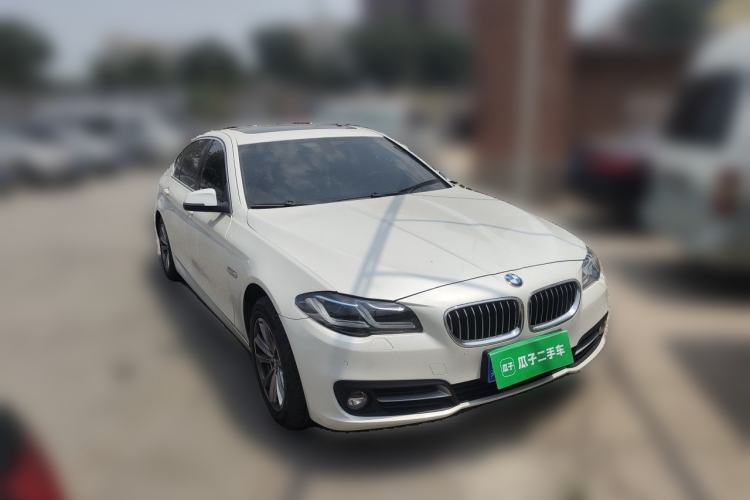 Used BMW 5 Series 2014 520Li Elegant Model Front Right 45 Deg