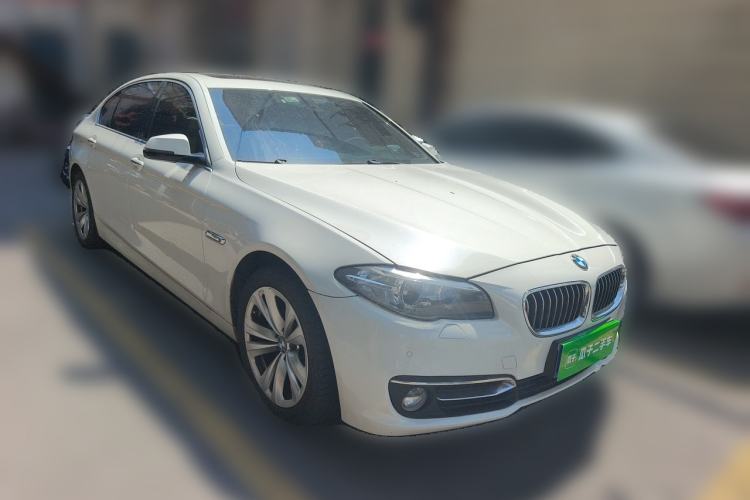 Used BMW 5 Series 2014 525Li Luxury Design Package Front Right 45 Deg