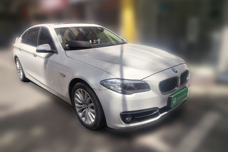 Used BMW 5 Series 2014 525Li Luxury Design Package Front Right 45 Deg