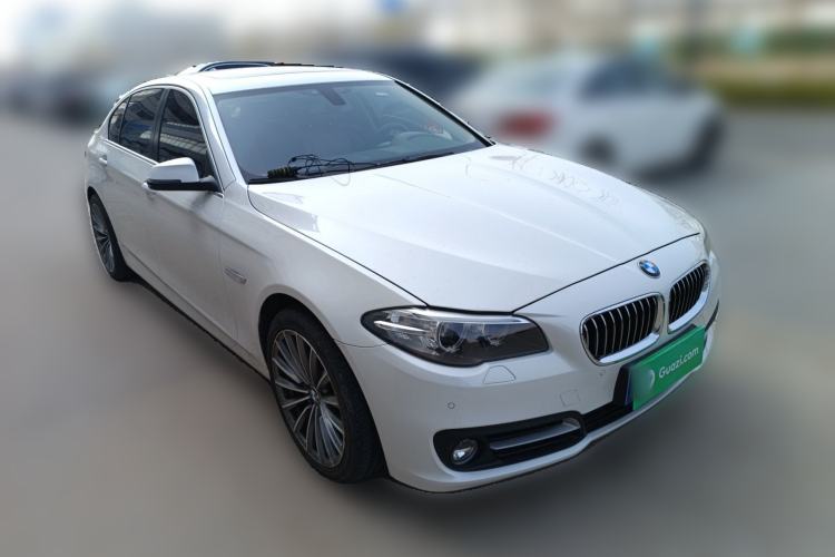 Used BMW 5 Series 2014 520Li Elegant Model Front Right 45 Deg