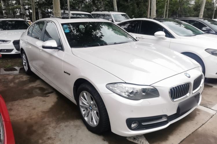 Used BMW 5 Series 2014 520Li Elegant Model Front Right 45 Deg