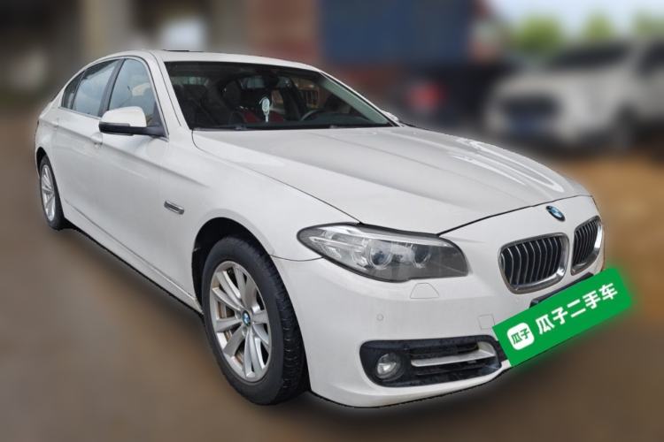 Used BMW 5 Series 2014 520Li Elegant Model Front Right 45 Deg