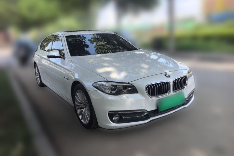 Used BMW 5 Series 2014 525Li Luxury Design Package Front Right 45 Deg