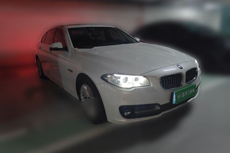 Used BMW 5 Series 2014 525Li Leading Model Front Right 45 Deg