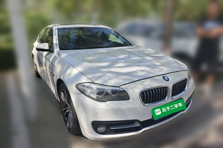 Used BMW 5 Series 2014 530Li Leading Model Front Right 45 Deg