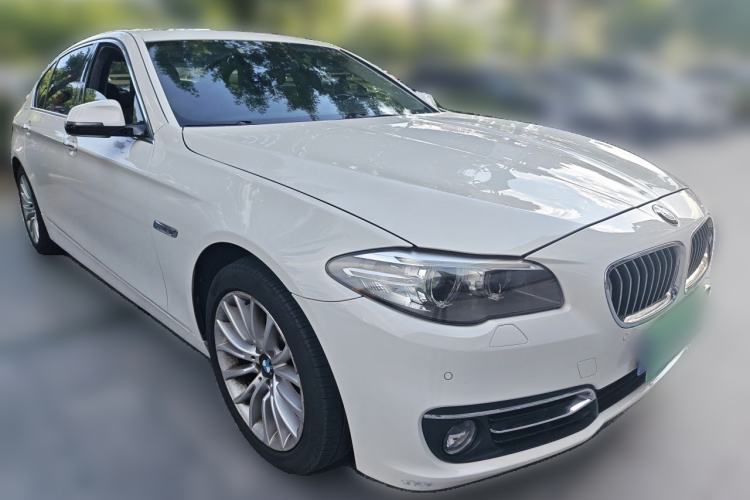 Used BMW 5 Series 2014 525Li Luxury Design Package Front Right 45 Deg
