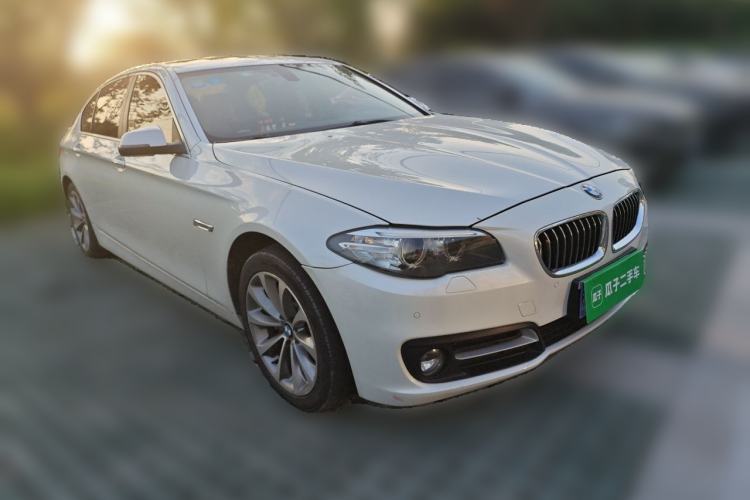 Used BMW 5 Series 2014 528Li xDrive Premium Edition Front Right 45 Deg