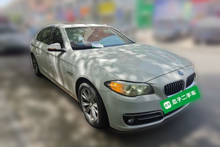 Used BMW 5 Series 2014 520Li Elegant Model Front Right 45 Deg