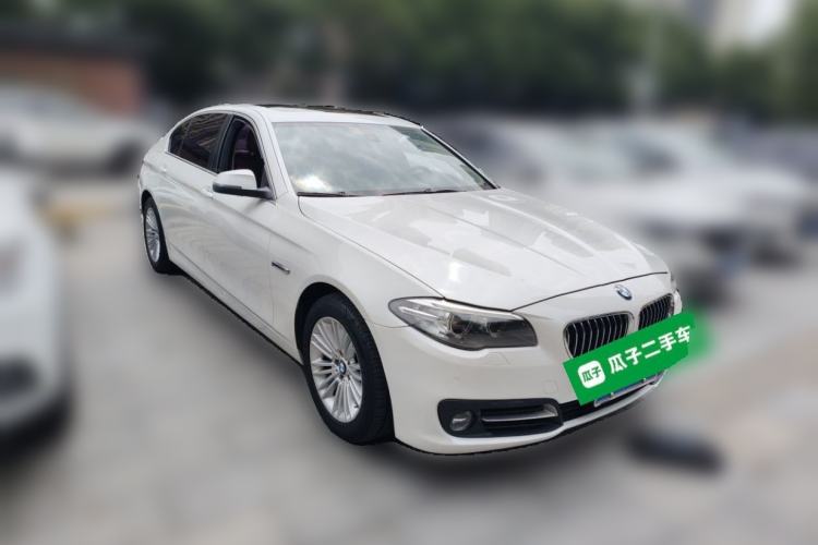 Used BMW 5 Series 2014 525Li Leading Model Front Right 45 Deg
