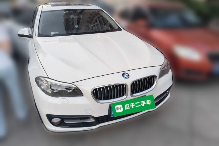 Used BMW 5 Series 2014 520Li Elegant Model Front Right 45 Deg