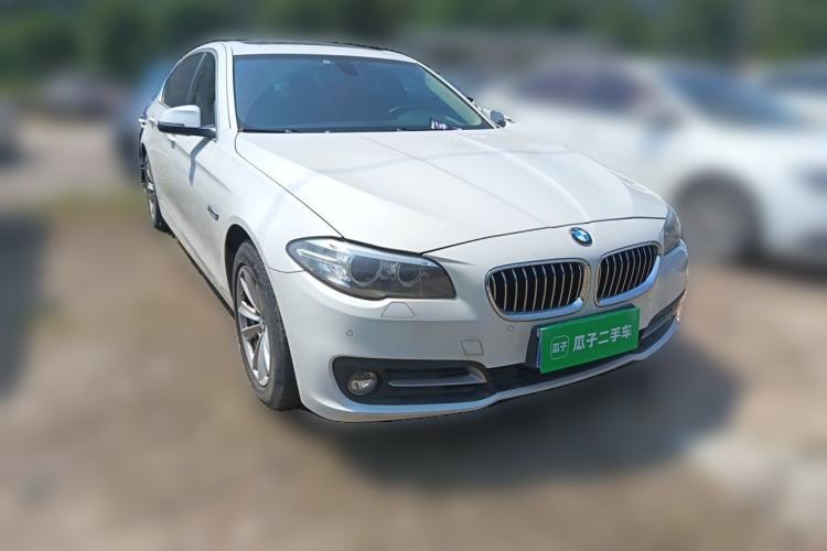 Used BMW 5 Series 2014 520Li Elegant Model Front Right 45 Deg