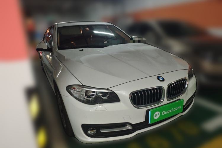 Used BMW 5 Series 2014 520Li Elegant Model Front Right 45 Deg