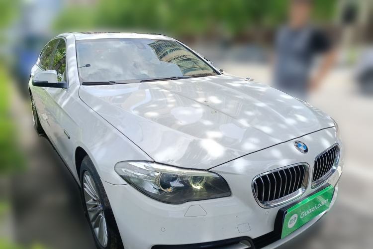 Used BMW 5 Series 2014 525Li Leading Model Front Right 45 Deg