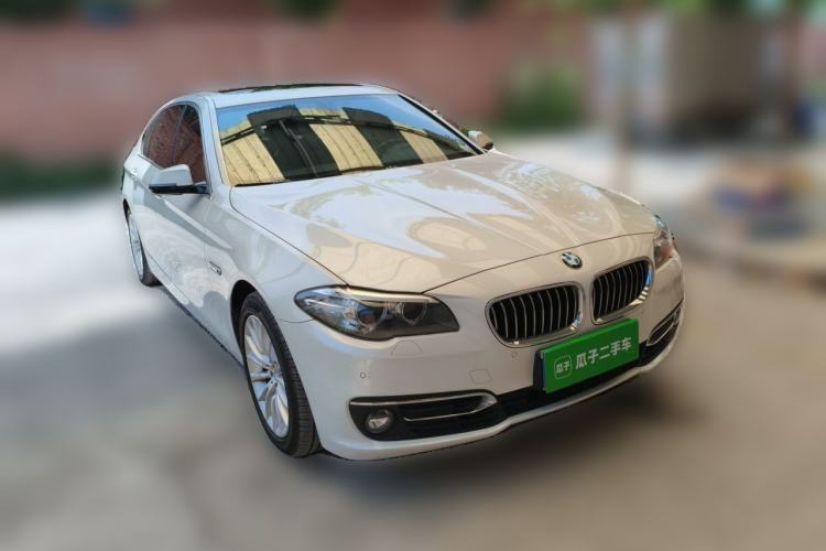 Used BMW 5 Series 2014 525Li Luxury Design Package Front Right 45 Deg