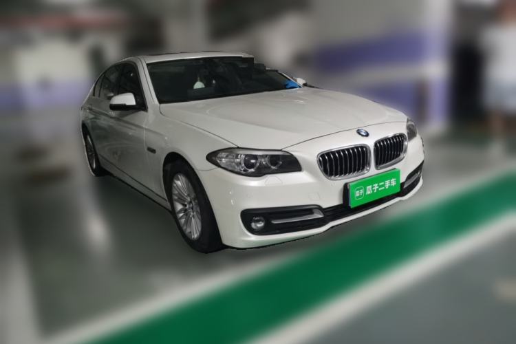 Used BMW 5 Series 2014 525Li Leading Model Front Right 45 Deg