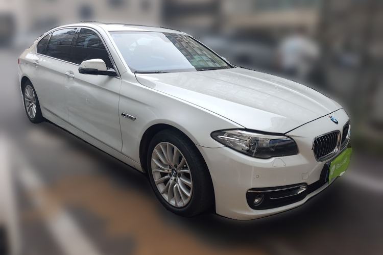 Used BMW 5 Series 2014 525Li Luxury Design Package Front Right 45 Deg