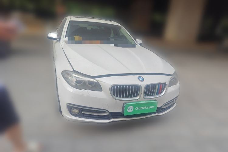 Used BMW 5 Series 2014 525Li Luxury Design Package Front Right 45 Deg