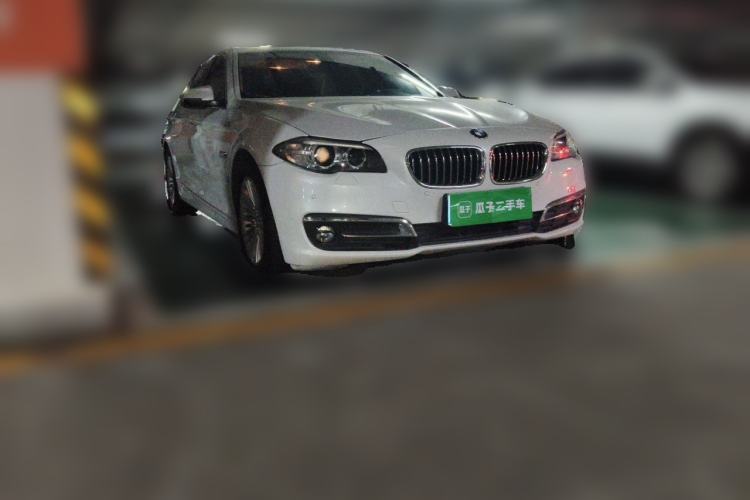 Used BMW 5 Series 2014 525Li Leading Model Front Right 45 Deg