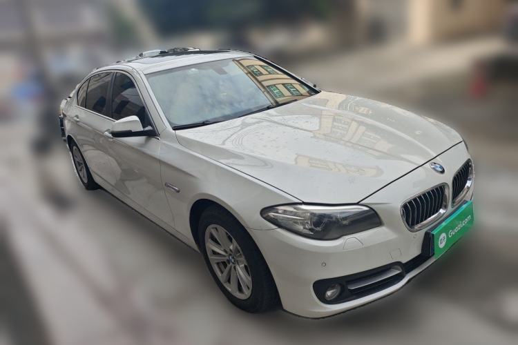 Used BMW 5 Series 2014 520Li Elegant Model Front Right 45 Deg