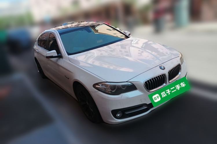 Used BMW 5 Series 2014 520Li Elegant Model Front Right 45 Deg
