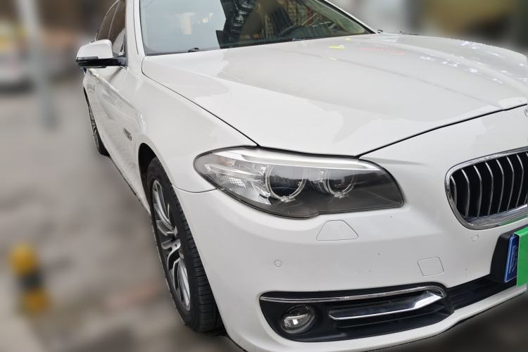 Used BMW 5 Series 2014 525Li Luxury Design Package Front Right 45 Deg