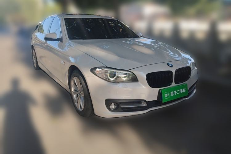 Used BMW 5 Series 2014 520Li Elegant Model Front Right 45 Deg