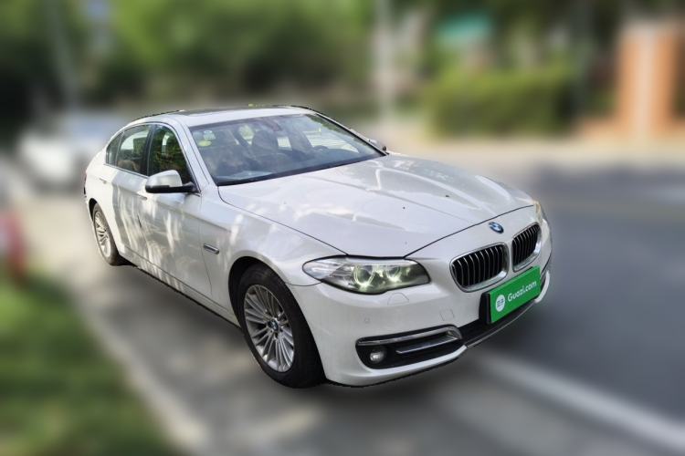 Used BMW 5 Series 2014 525Li Leading Model Front Right 45 Deg