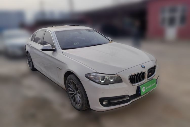 Used BMW 5 Series 2014 520Li Elegant Model Front Right 45 Deg