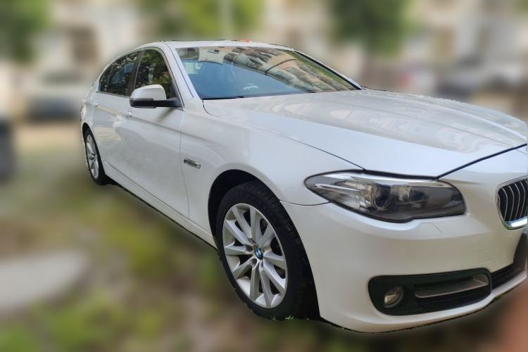 Used BMW 5 Series 2014 528Li Leading Model Front Right 45 Deg