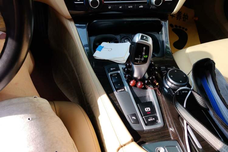 Used BMW 5 Series 2014 525Li Luxury Design Package Gear Lever
