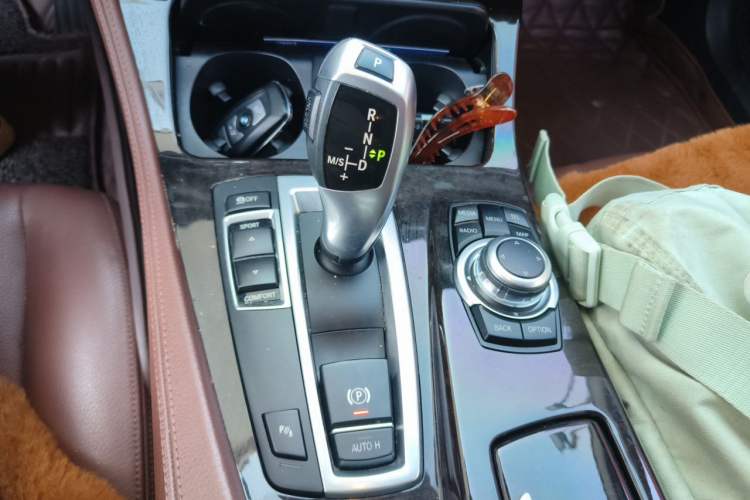 Used BMW 5 Series 2014 525Li Leading Model Gear Lever