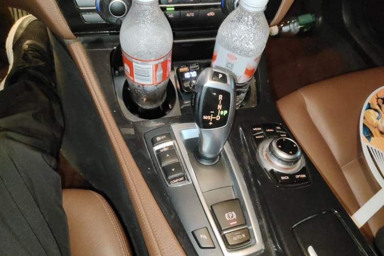 Used BMW 5 Series 2014 520i Elegant Edition Gear Lever
